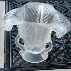 Tulip flower shaped crystal vase
